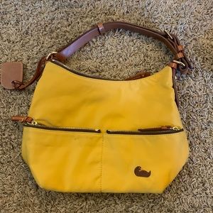 Dooney & bourke shoulder bag like new